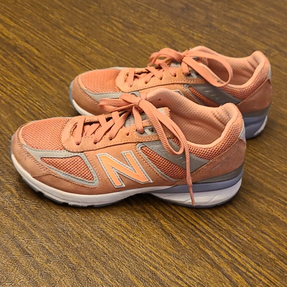 New Balance girls sneaker, size 3, pink & gray